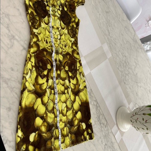 Alexander McQueen Chartreuse Mirror Bodycon Dress - Picture 6 of 11